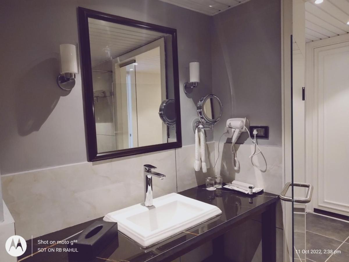 Nambiar Club Bellezea Hotel Kammasandra Luaran gambar